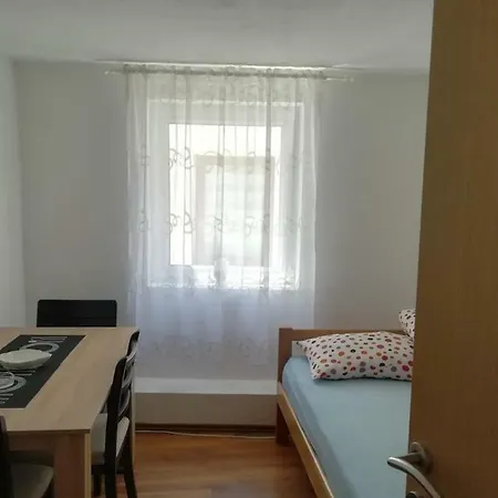Lijepi Stan U Centru Travnika